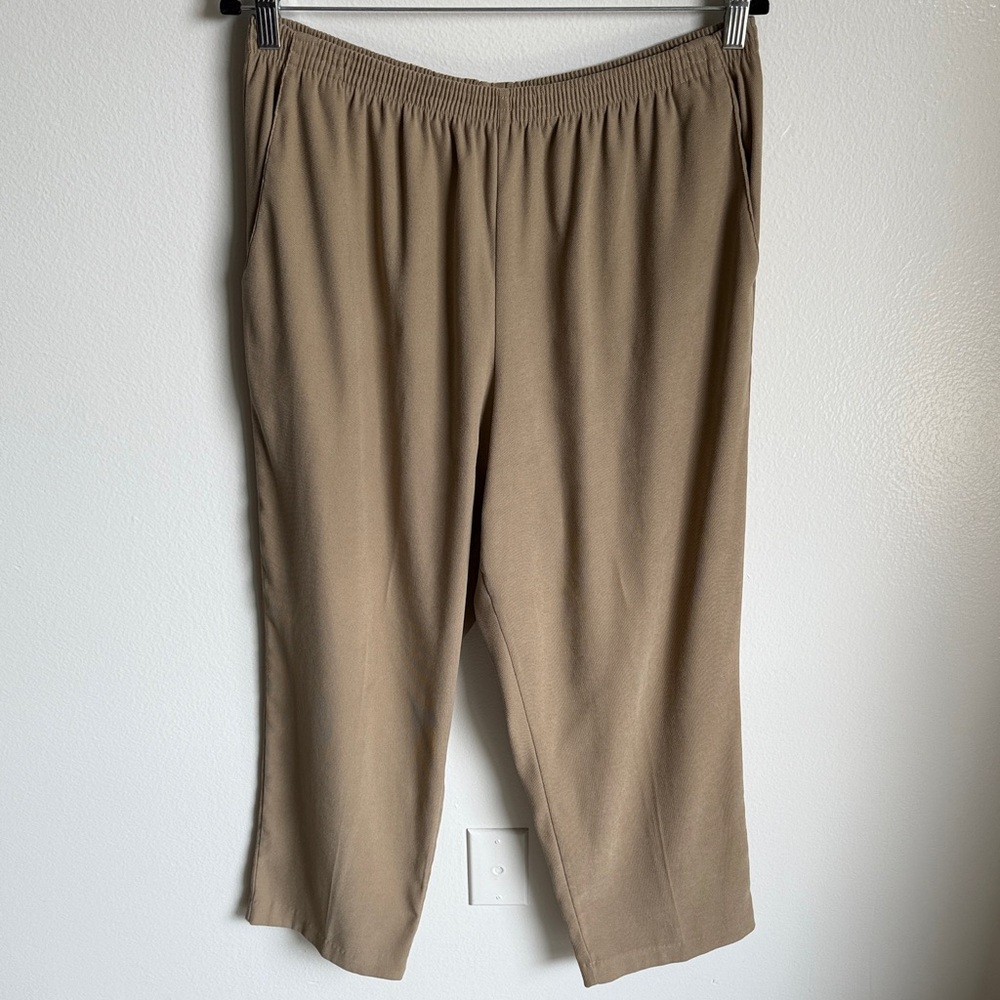 Alfred Dunner Petite Beige Tan Elastic Waist Straight Leg Pants, 14 Petite